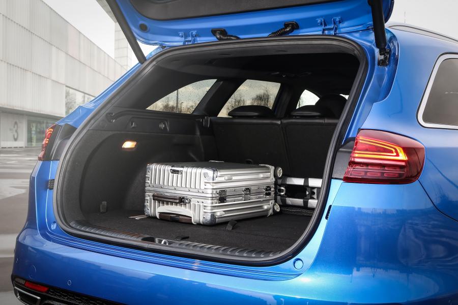 Багажник Kia Ceed GT Line Sportswagon 2018 года  (WW) (фото 28 из 30)